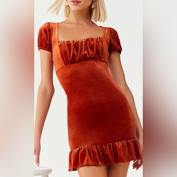 Forever 21 Dresses & Skirts - Orange Velvet Mini Dress Forever 21 Cute Trendy Outfit Comfortable Sweetheart